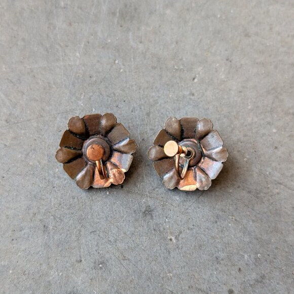 Vintage Fluss Glass Pink Stone Bronze Metal Screwback Earrings - Picture 8 of 8